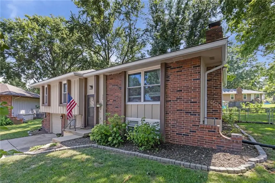508 NE Grant Drive, Blue Springs, MO 64014 - #2