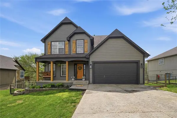 215 E Whispering Hills Boulevard, Lone Jack, MO 64070