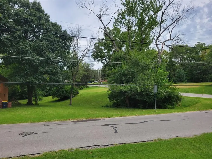 8132 E 74th Street, Kansas City, MO 64133 - #3