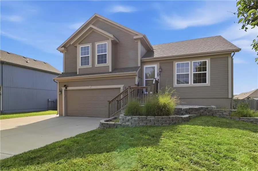 590 S Pine Street, Gardner, KS 66030 - #2