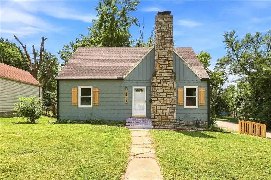 1301 E 80th Street, Kansas City, MO 64131 - #2