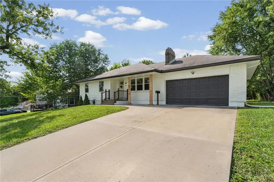 9909 E 77th Terrace, Raytown, MO 64138 - #3