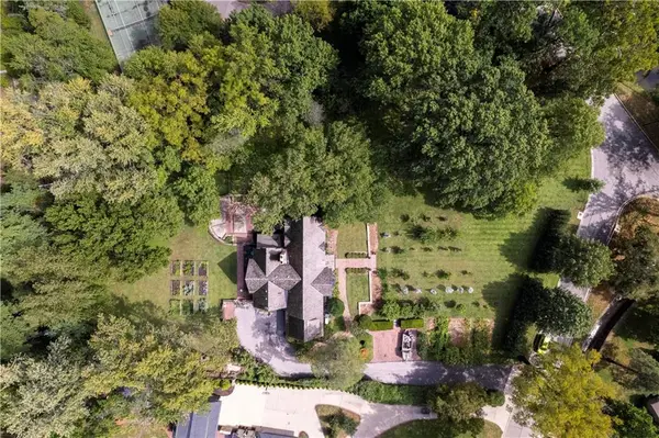 3700 W 65th Street, Mission Hills, KS 66208