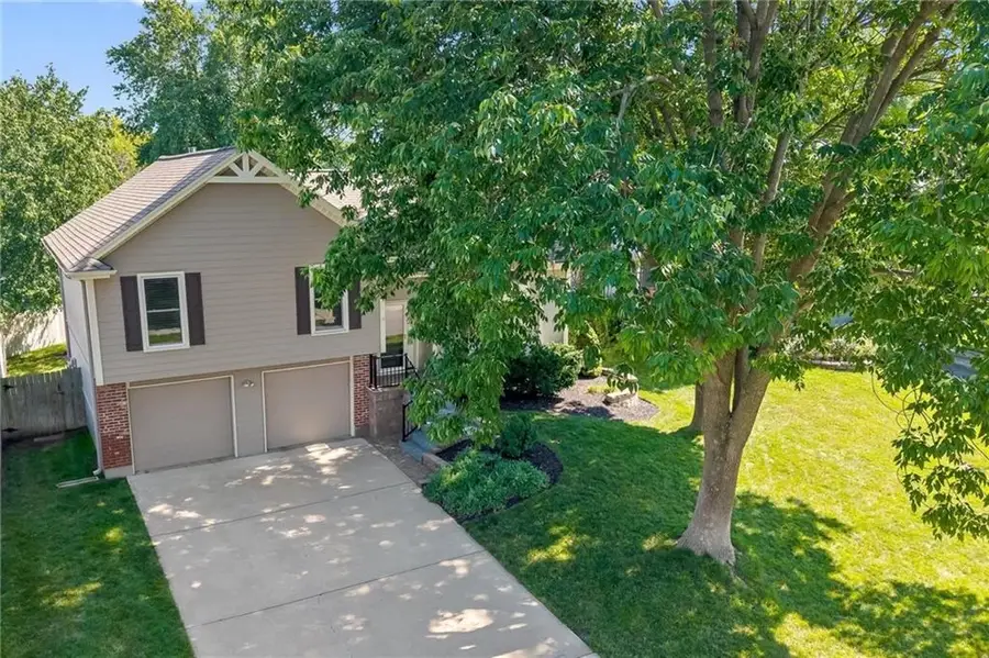 22201 W 64th Terrace, Shawnee, KS 66226 - #2