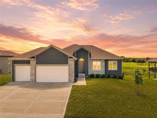 1015 Fox Trot Drive, Odessa, MO 64076