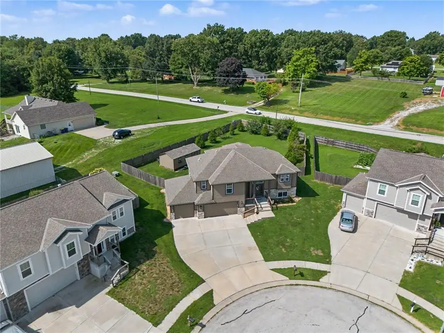 1401 NE 182nd Street, Smithville, MO 64089 - #2