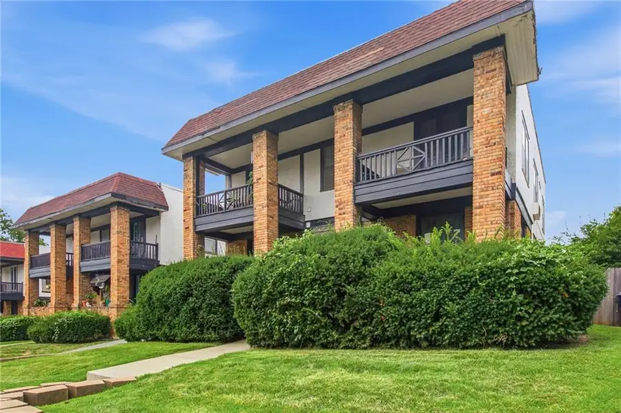 4340 Holly Street, Kansas City, MO 64111 - #3