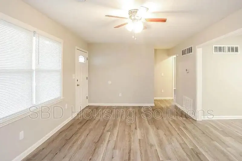 1904 N Kendall Road, Independence, MO 64058 - #3