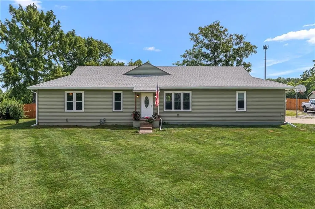4237 Lakeview Drive, Leavenworth, KS 66048 - #1