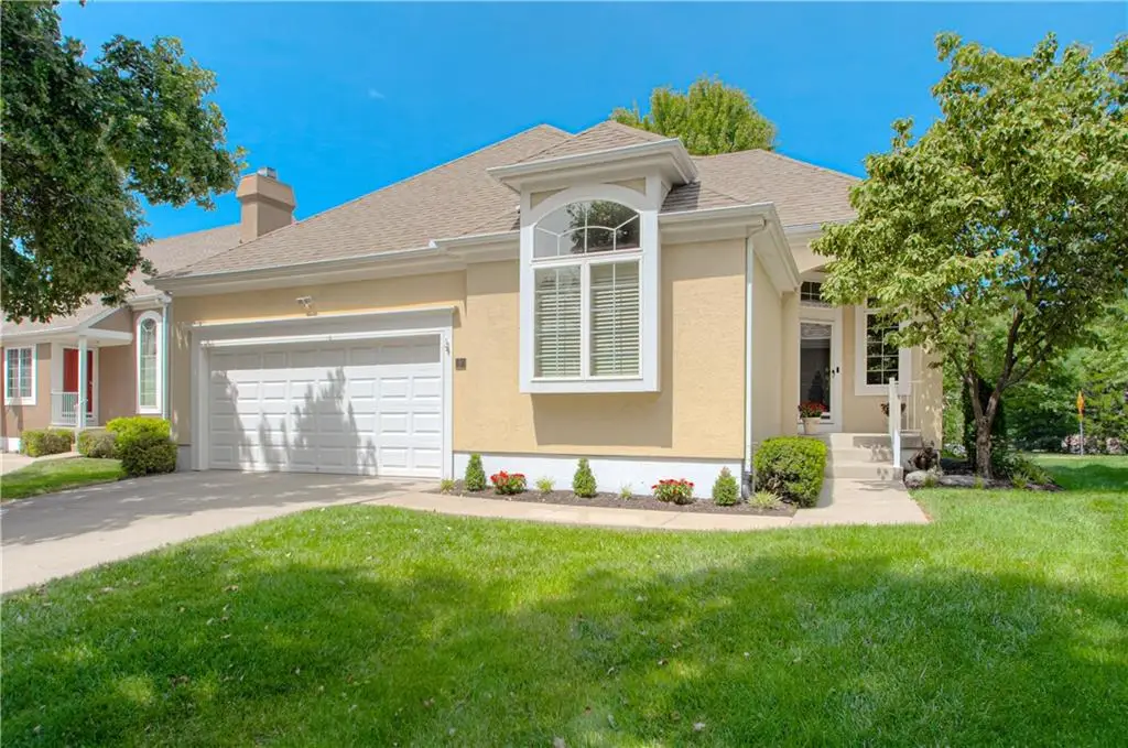 812 W 132nd Terrace, Kansas City, MO 64145 - #1