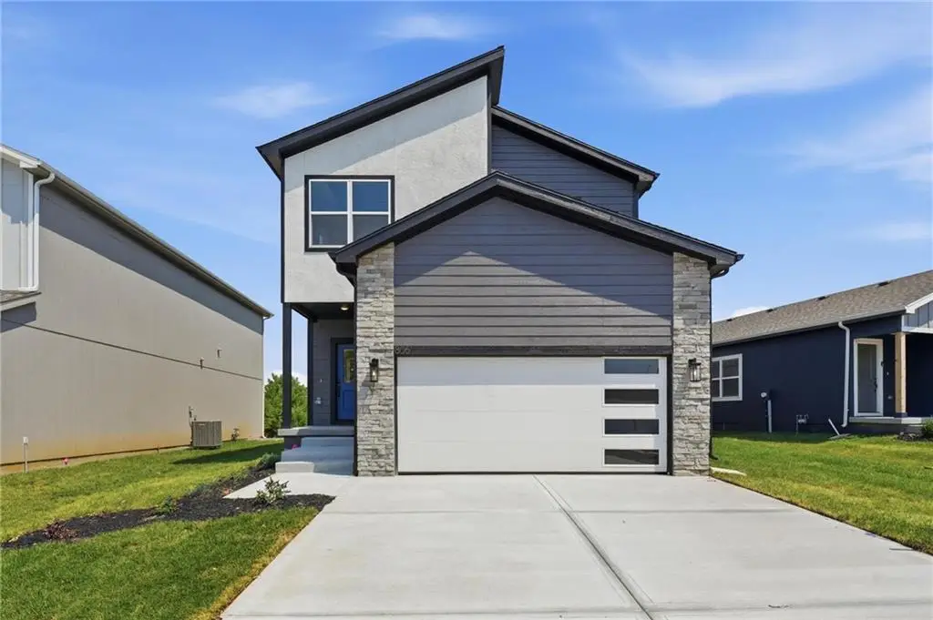 806 Glenn Circle, Raymore, MO 64083 - #1