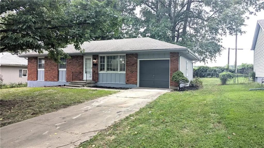 4002 S Hocker Avenue, Independence, MO 64055 - #1
