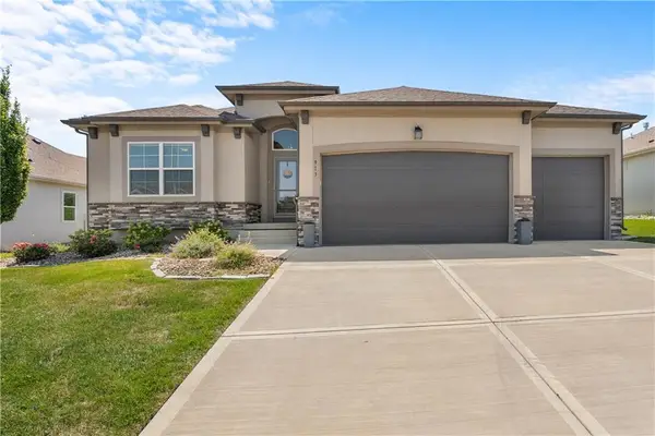 913 Zennor Lane, Raymore, MO 64083