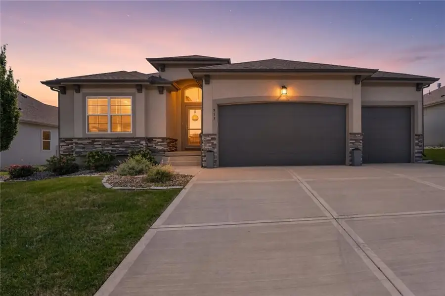913 Zennor Lane, Raymore, MO 64083 - #2