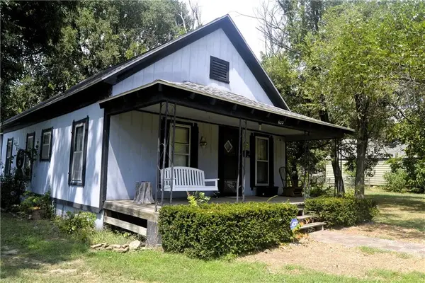 622 S Jefferson Avenue, Iola, KS 66749