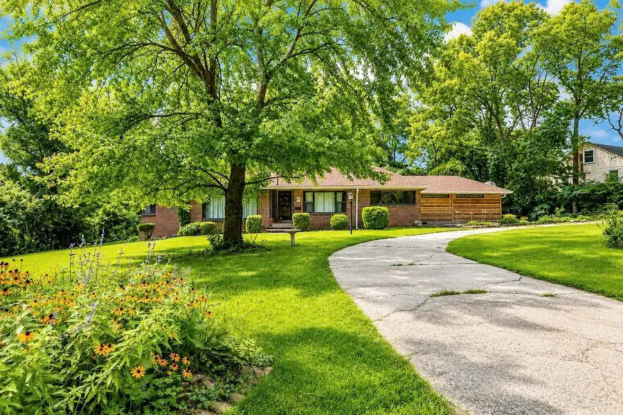 221 E 97th Street, Kansas City, MO 64114 - #3