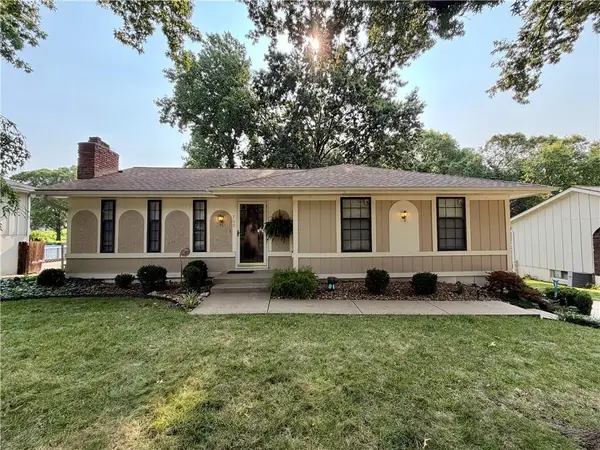 700 SW 24th Street, Blue Springs, MO 64015