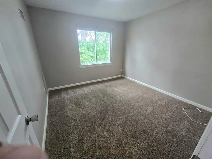 11527 Richmond Avenue, Kansas City, MO 64134 - #3