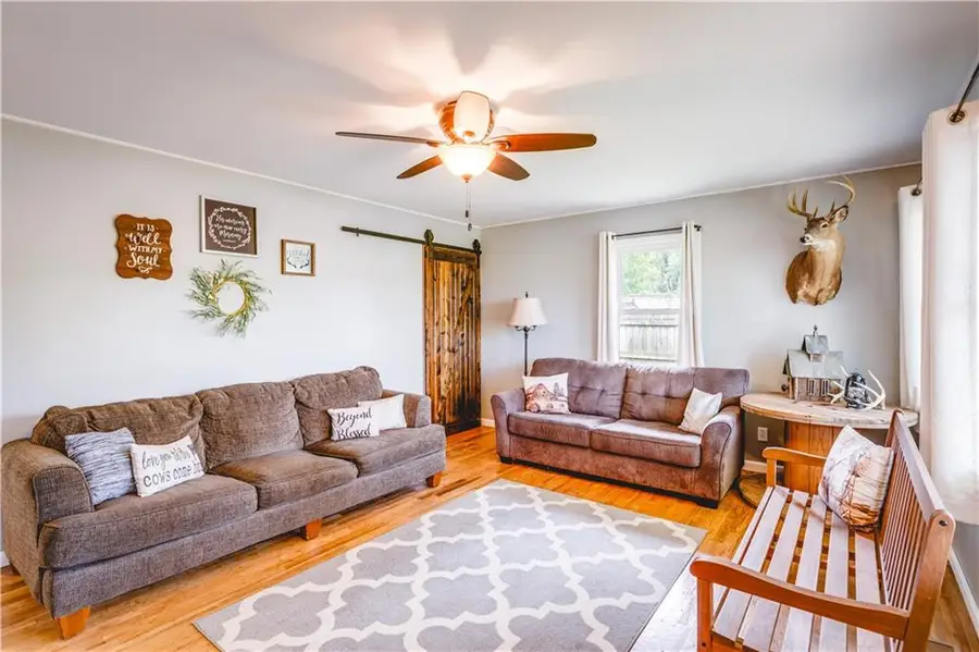 903 West Street, Tonganoxie, KS 66086 - #3