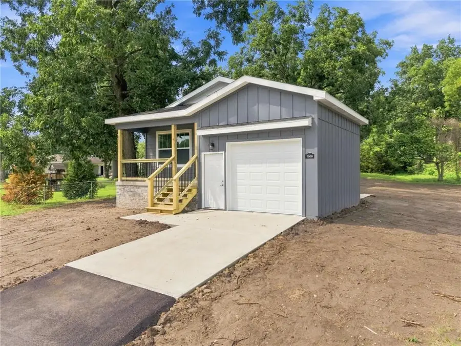 7908 Pleasant Valley Road, Pleasant Valley, MO 64068 - #2