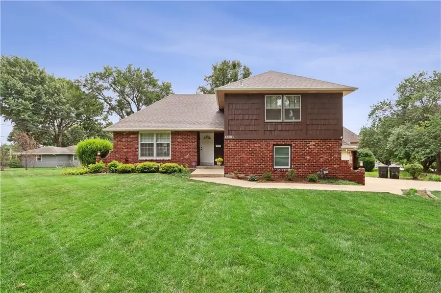 12801 Bristol Avenue, Grandview, MO 64030 - #2