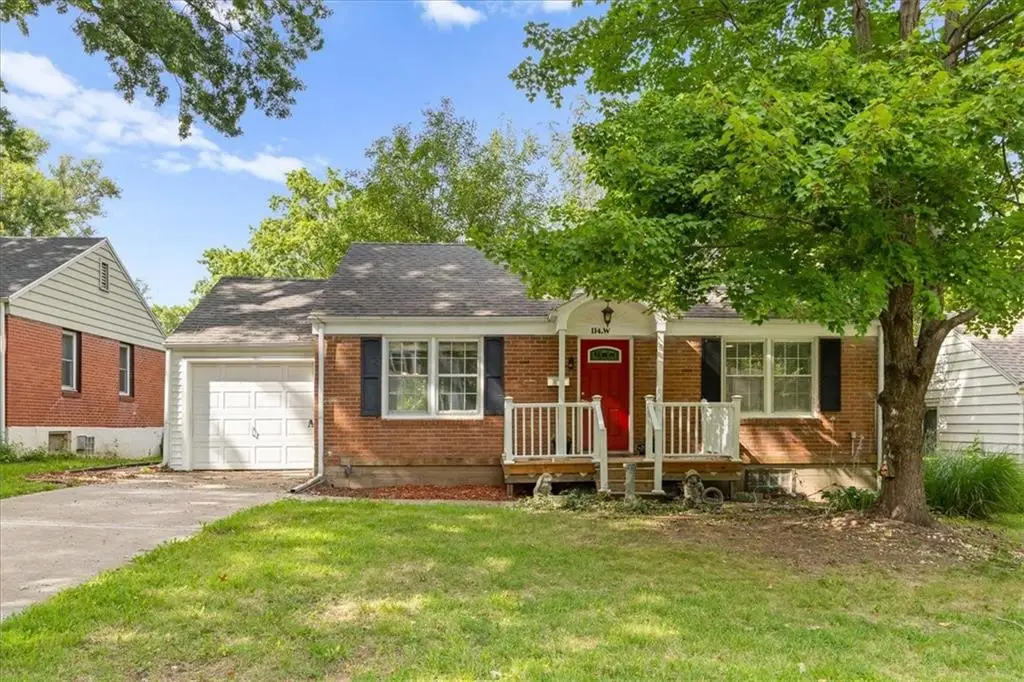 114 W Pocahontas Lane, Kansas City, MO 64114 - #1