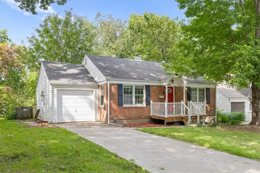 114 W Pocahontas Lane, Kansas City, MO 64114 - #3