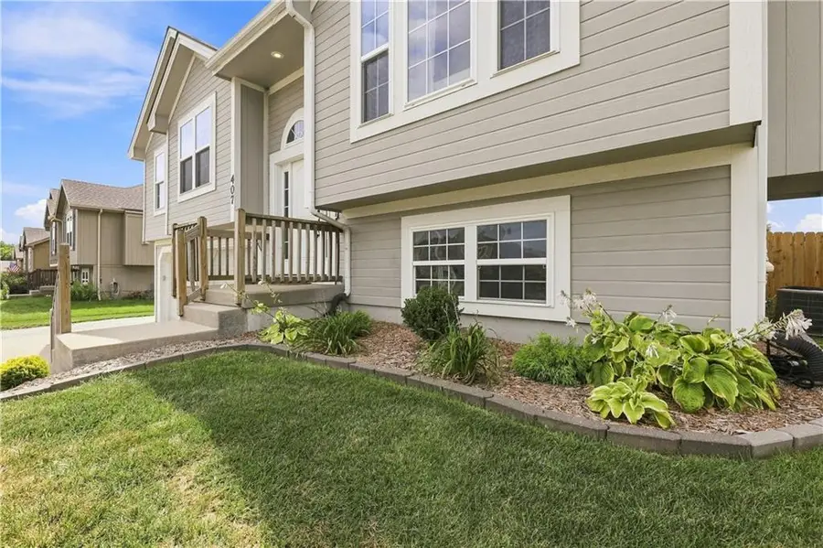 407 NE 192nd Terrace, Smithville, MO 64089 - #2