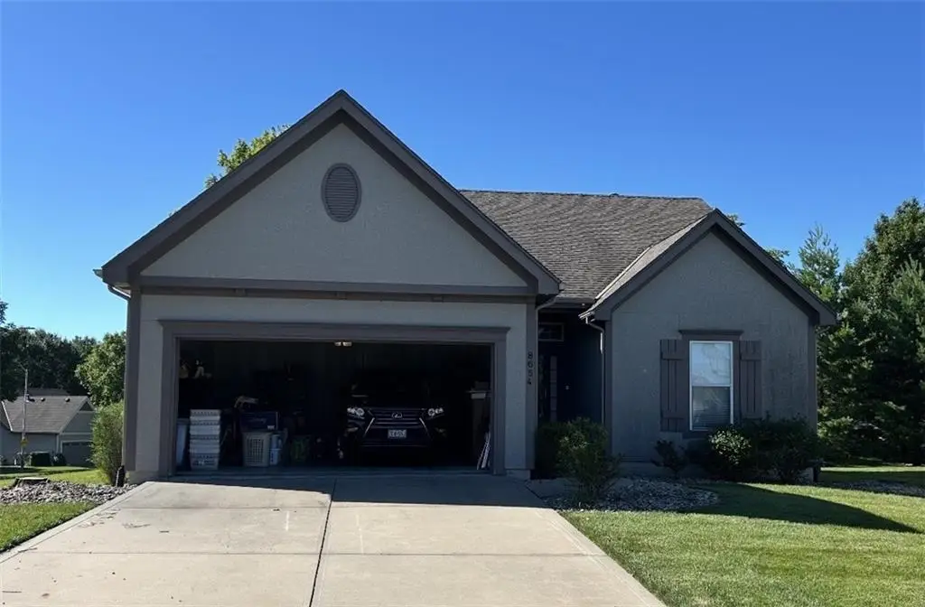 8654 N Britt Avenue, Kansas City, MO 64154 - #1