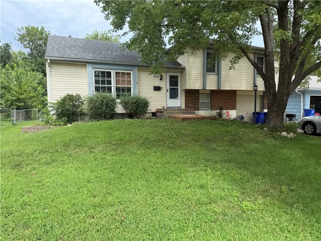 8200 E 133rd Terrace, Grandview, MO 64030 - #1