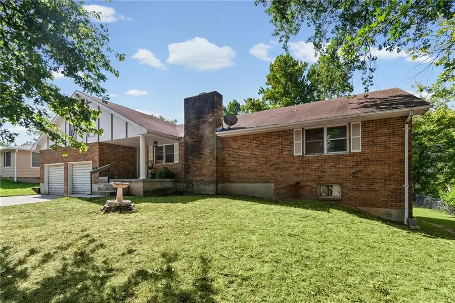 116 W Marshall Street, El Dorado Springs, MO 64744 - #2