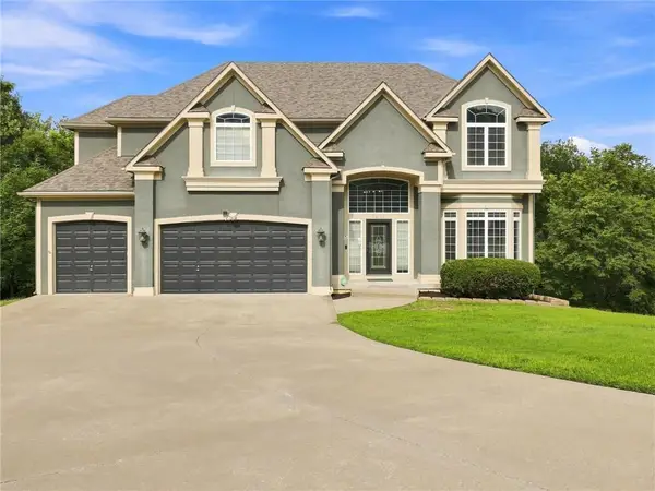 5822 NE Timber Hills Drive, Lee's Summit, MO 64064