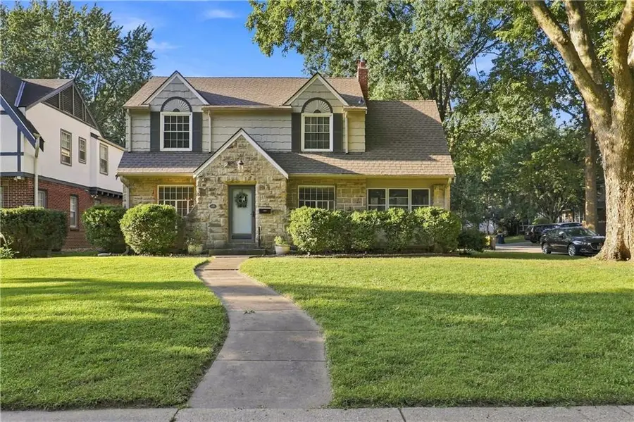 601 E 74th Street, Kansas City, MO 64131 - #2
