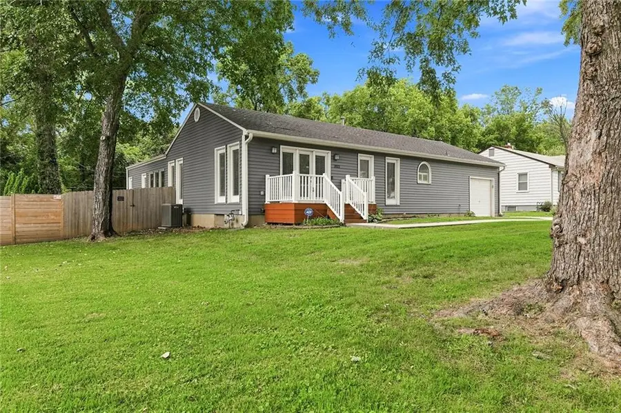 3522 N Lister Avenue, Kansas City, MO 64117 - #2