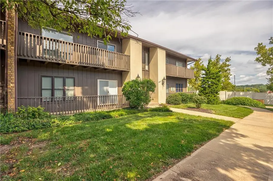 443 W 104 Street #C, Kansas City, MO 64114 - #2