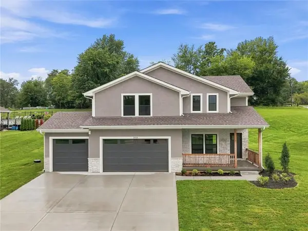 13522 Oakridge Drive, Kearney, MO 64060