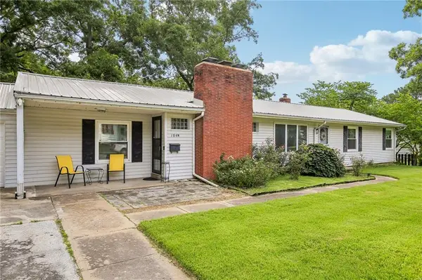 104 N 6th Street, Clinton, MO 64735