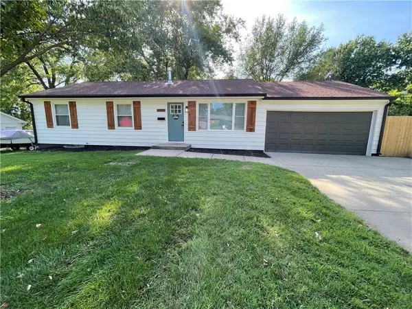 2512 Queen Ridge Drive, Independence, MO 64055