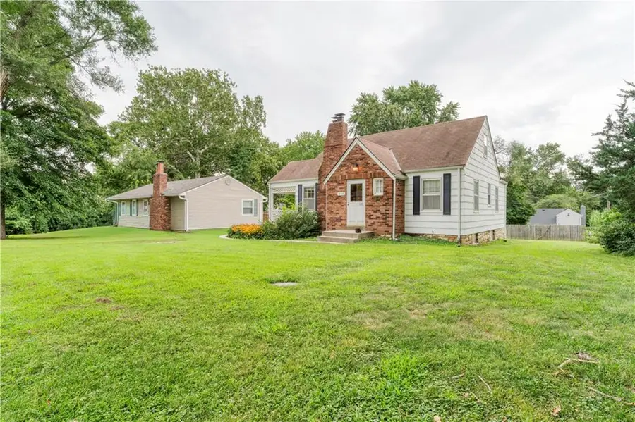 211 NE 82 Terrace, Kansas City, MO 64118 - #2