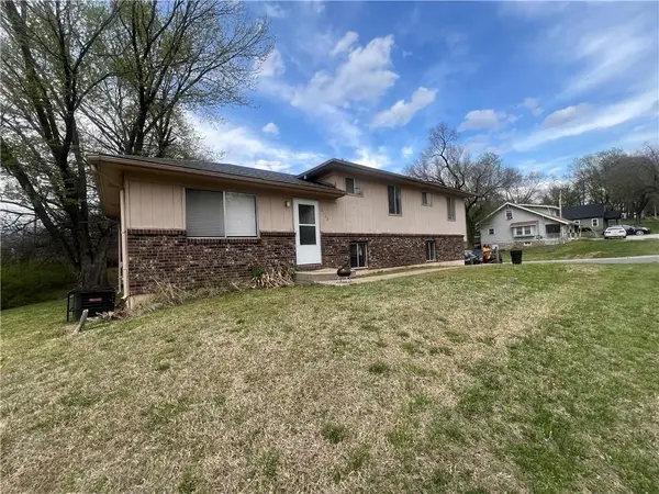 3102 N 68th Street, Kansas City, KS 66109