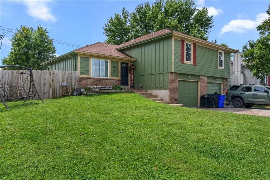 847 E Pinewood Street, Gardner, KS 66030 - #1