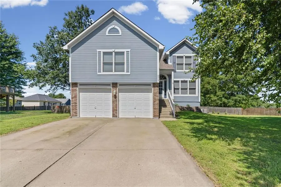 2512 NE Horseshoe Drive, Lees Summit, MO 64086 - #2