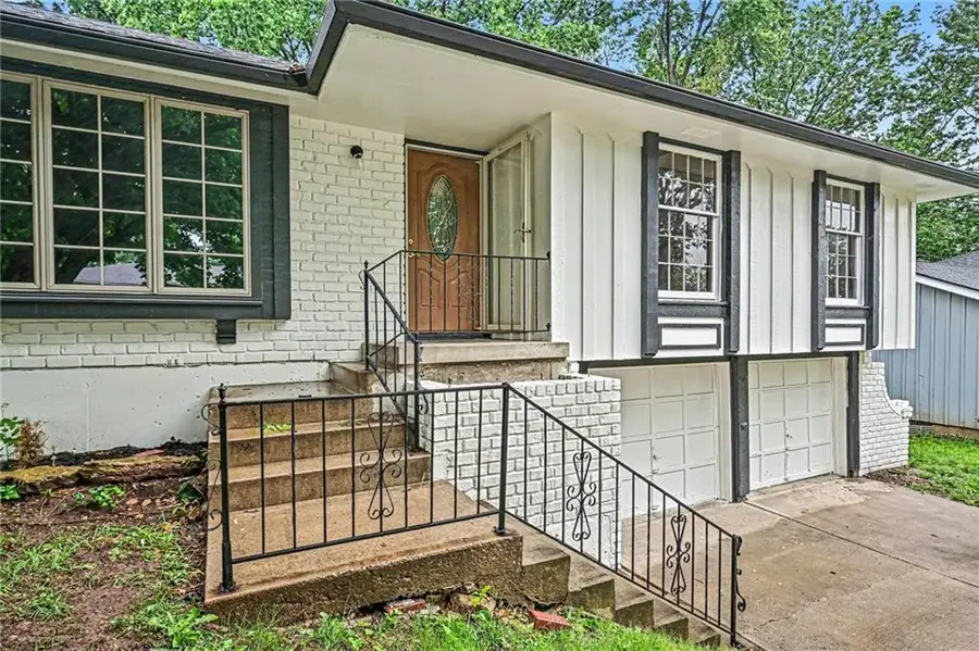 6111 E 108th Terrace, Kansas City, MO 64134 - #3