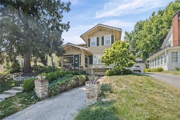 5532 Central Street, Kansas City, MO 64113