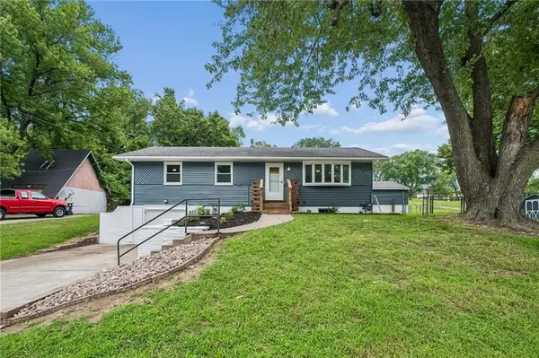 3741 N Brighton Avenue, Kansas City, MO 64117