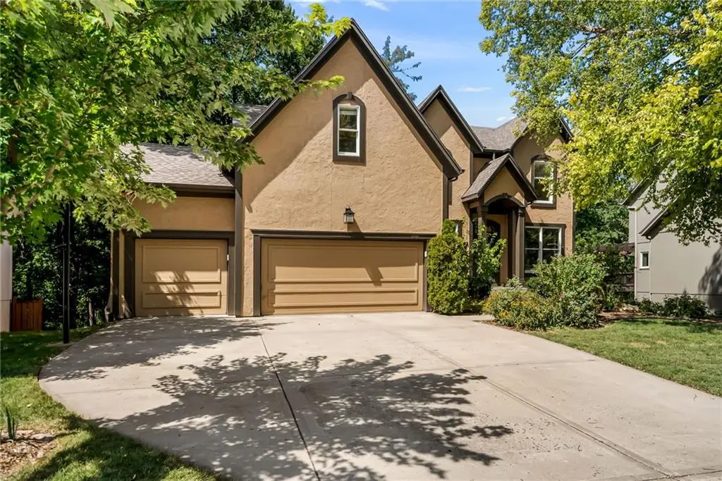 4606 Aminda Street, Shawnee, KS 66226 - #1