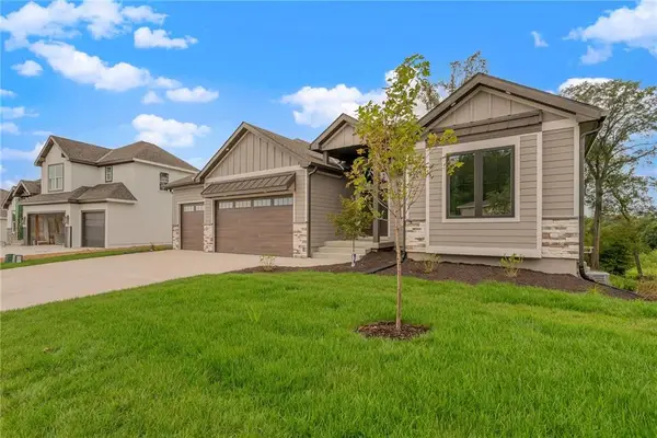 5782 NW Black Oak Court, Parkville, MO 64152