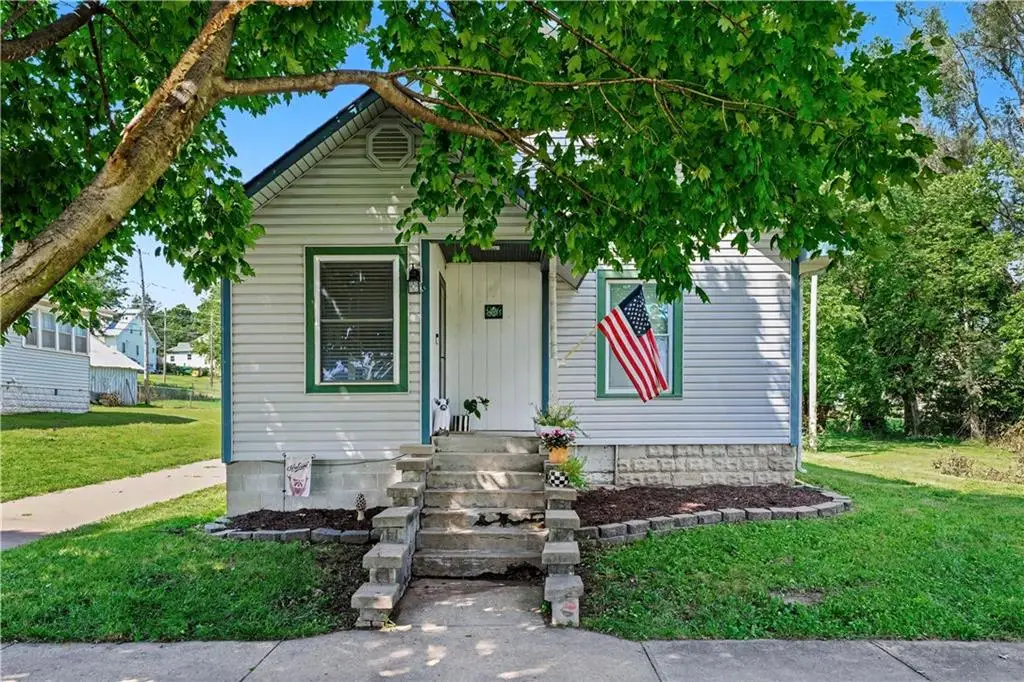206 N 4th Street, Fairfax, MO 64446 - #1