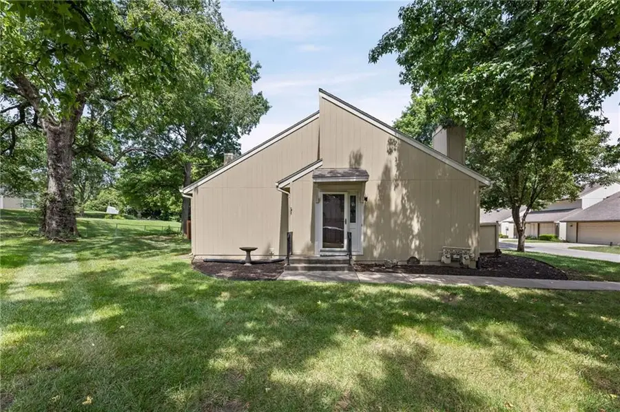 12218 Holmes Lane, Kansas City, MO 64146 - #2