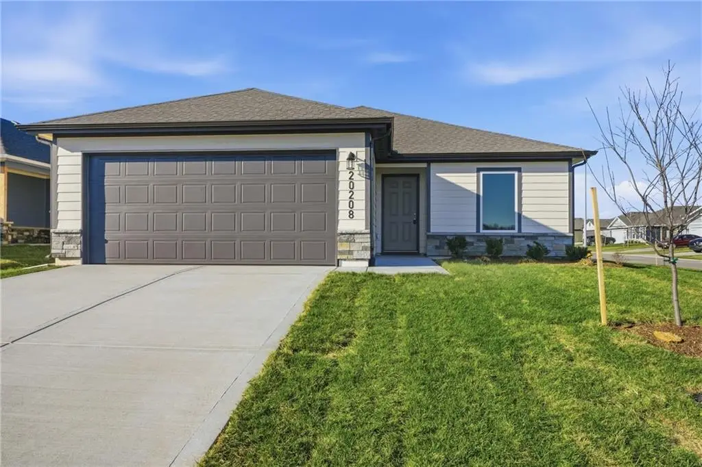 891 N Pear Street, Gardner, KS 66030 - #1